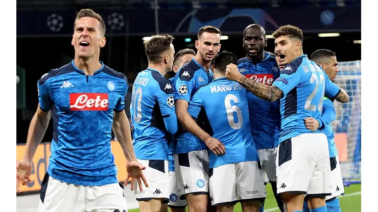 Napoli golea al Genk y avanza a octavos de final de Champions