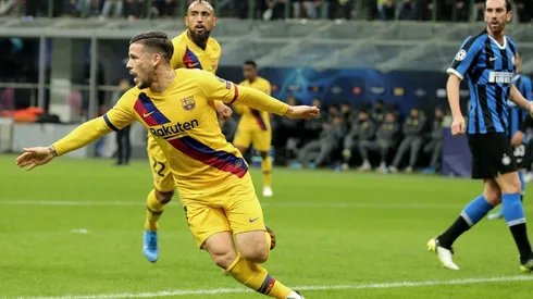 Pérez celebra el gol con Vidal de fondo.