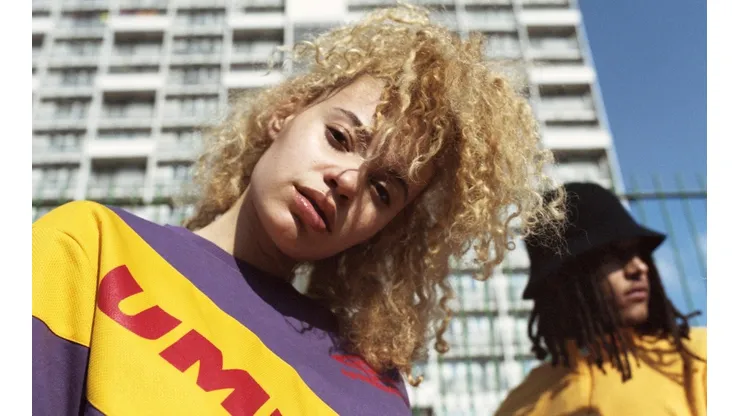 La marca inglesa UMBRO trae por primera vez en Chile su línea de ropa urbana inspirada en la escena futbolera londinense de los años noventa.