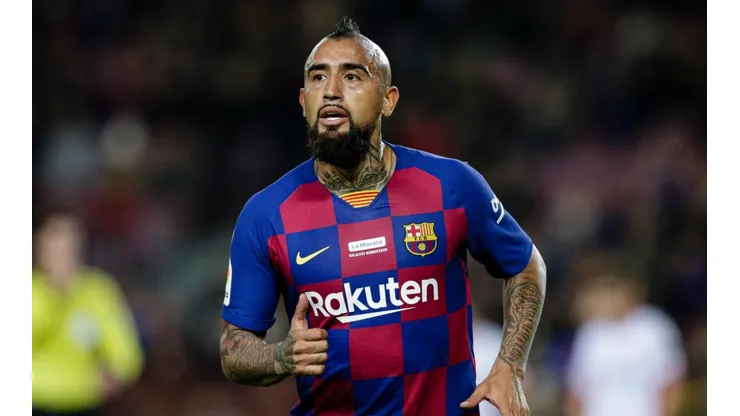 Arturo Vidal se puede ir de Barcelona.