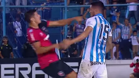 Cabral y Salinas a las manos.