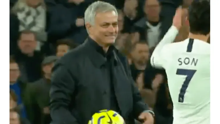 El aplaudido gesto de Mourinho con juvenil del Tottenham