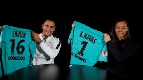 Tiane Endler y Keylor Navas se tiran flores en el PSG