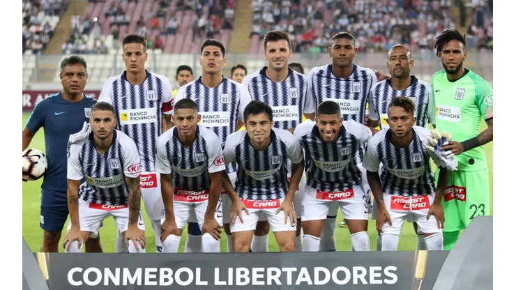 Alianza Lima enfrenta a Binacional en la ida de la final de la Liga 1 de Perú.
