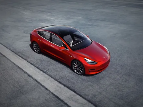 La fabricación de una batería de Tesla contamina menos que 10 paltas