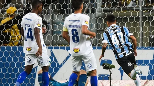 Cruzeiro pierde con Gremio y queda al borde del descenso.