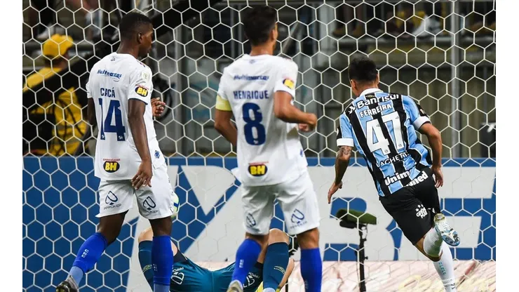 Cruzeiro pierde con Gremio y queda al borde del descenso.