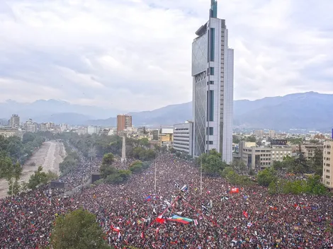 ¿Cómo se cambia el nombre de Plaza Baquedano a Plaza Dignidad?