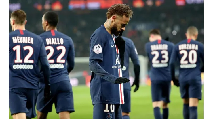 Neymar anota y desafía a la hinchada del PSG con gesto de silencio