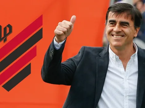 Athletico Paranaense quiere llevarse a Gustavo Quinteros de la UC