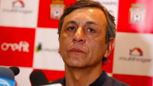 Hugo Vilches deja la banca de Curicó Unido