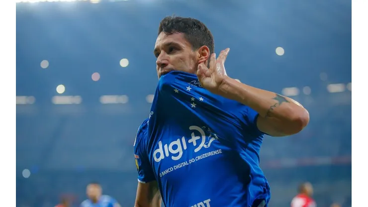 Cruzeiro a punto de irse a la B y pierde a su gran figura por fiestero