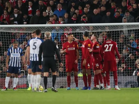 Blooper del año: Alisson se va expulsado y le convierten insólito gol al Liverpool
