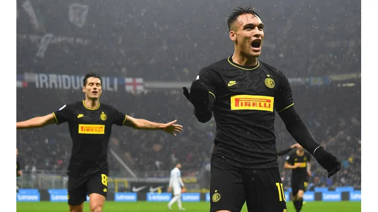 Inter sube a la cima de la Serie A