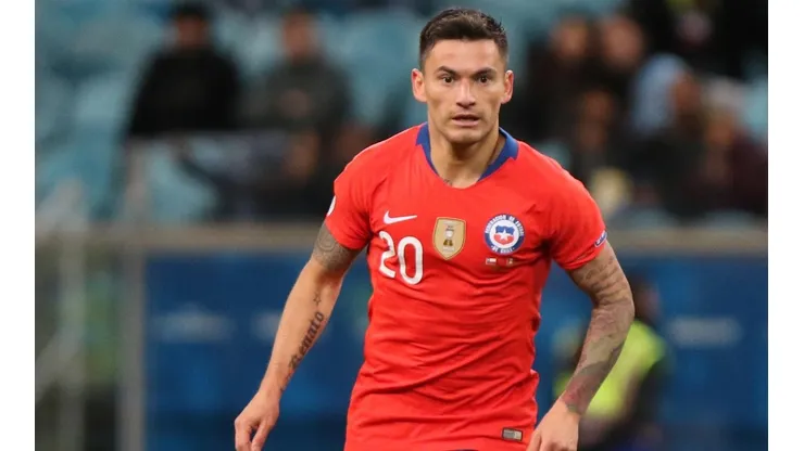 Charles Aránguiz defiende a la Roja y habla de su nueva lesión.