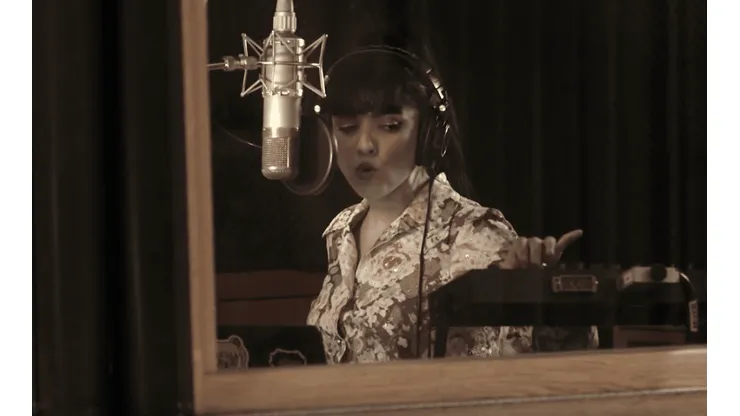 Así se grabó el alabado disco de Mon Laferte