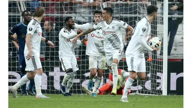 Gol y festejo chileno en la Europa League.