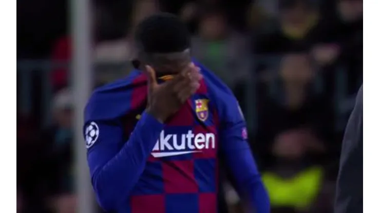 Dembélé dura solo 25 minutos en cancha y sale lesionado