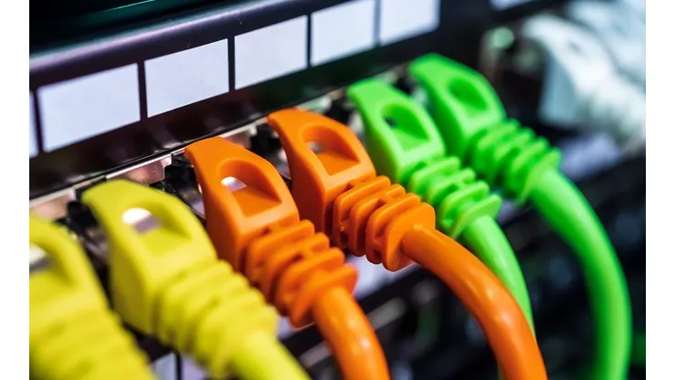 España aprueba polémico decreto que permitirá cortar internet para asegurar el orden público