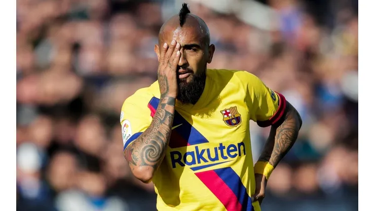 Vidal se tapa un ojo por Chile.