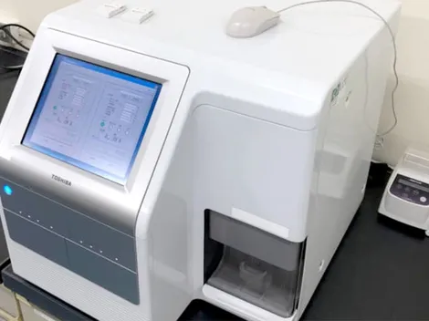 Crean dispositivo que puede detectar 13 tipos de cáncer con una gota de sangre