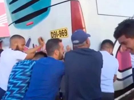 Alianza Lima se corona campeón en Perú y se va del estadio empujando el bus