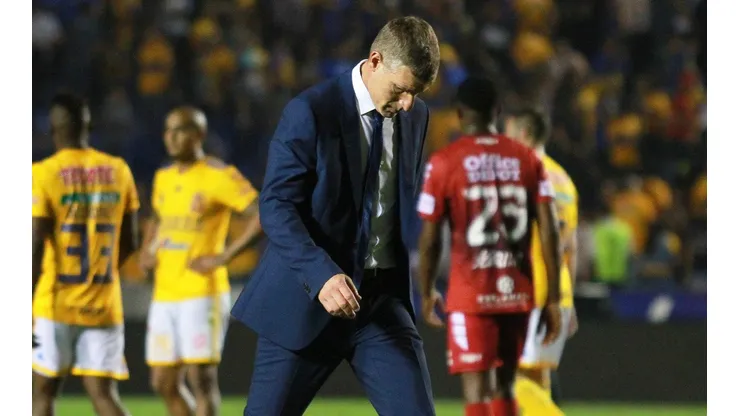 Martín Palermo no ha podido reeditar su carrera como jugador en calidad de DT