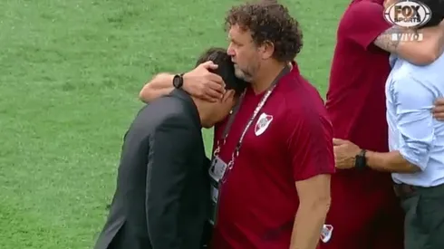 Gallardo en los brazos de su PF, Marcelo Tulbovitz.