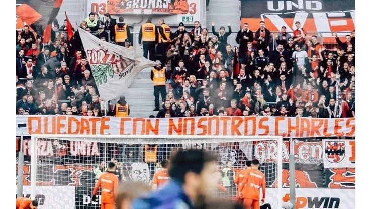 "Quédate con nosotros Charles", la bandera del Leverkusen para el Príncipe