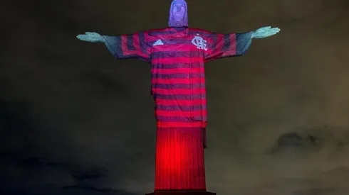 El Cristo Redentor con los colores del Mengao.