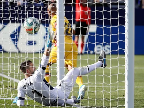 El gol de Arturo Vidal para darle el triunfo al Barcelona