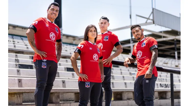 Colo Colo se viste de rojo.