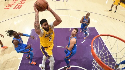 Video | Los Lakers vencen a los Thunder con Davis y James a gran nivel