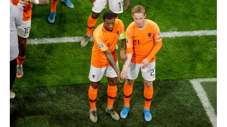 Wijnaldum y De Jong se manifiestan contra el racismo