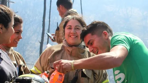 ¡Bonito gesto! Wanderers va en ayuda de compañía de bomberos