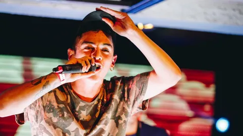 Jokker representa a Chile en la final de la Red Bull Batalla de los Gallos, pero antes pasará por nuestras oficinas.