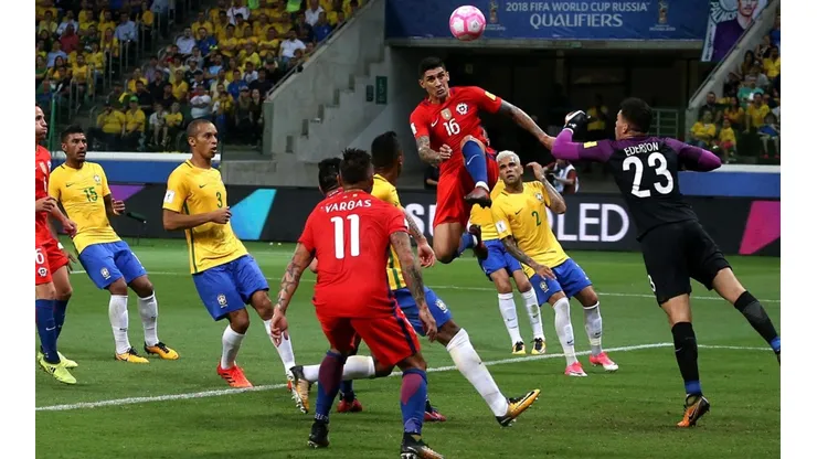 El día que se selló la eliminación de Chile de Rusia 2018: cerrando con Brasil. Necesitaba un empate y perdió 3-0.