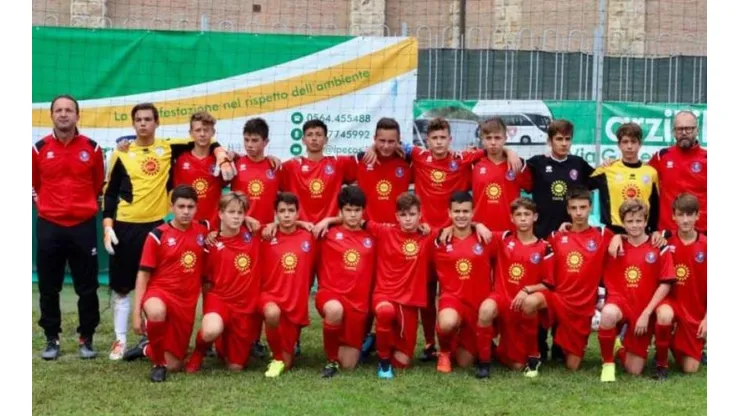 El Invictasauro, equipo que goleó y perdió a su DT.