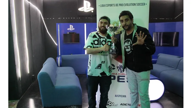Video | Rubén López y Rodrigo Barrera son los campeones de PESMANIA 3