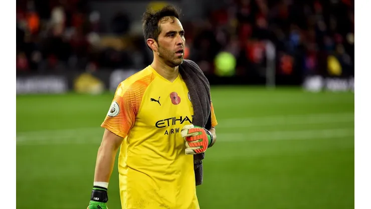 Claudio Bravo tuvo dos jornadas aciagas junto al Manchester City en Champions y Premier League.