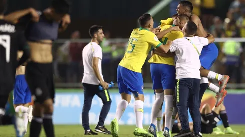 Brasil se abraza mientras México se lamenta.
