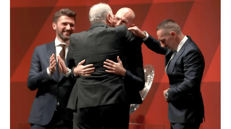 Robben y Ribéry aparecen en la despedida de Uli Hoeness