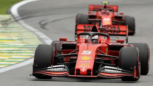 Vettel y Leclerc en Brasil. Poco después se dejarían fuera de carrera mutuamente.