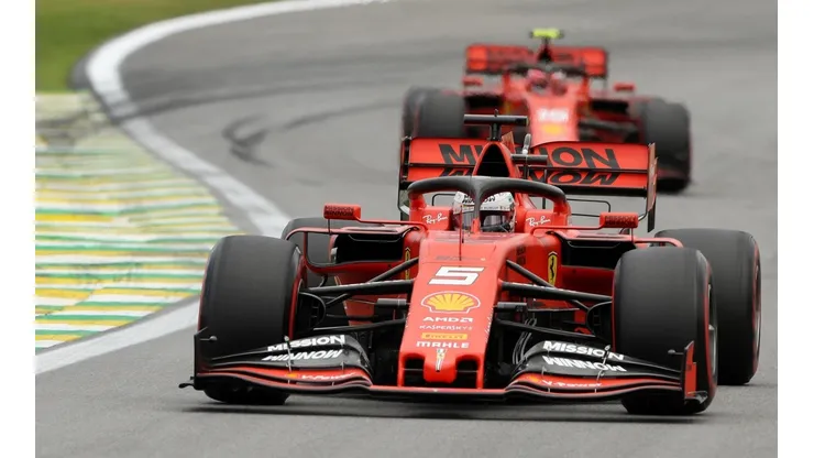 Vettel y Leclerc en Brasil. Poco después se dejarían fuera de carrera mutuamente.