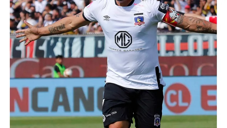 Llegó el momento de jugar contra las leyendas de Colo Colo junto a MG.