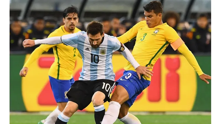 Thiago Silva trata a Messi de maleducado y manejador de árbitros