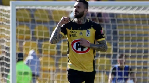 Pinilla festeja el paso a una nueva Constitución.