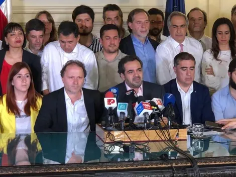 Oposición y oficialismo firman "Acuerdo por la Paz y una Nueva Constitución"