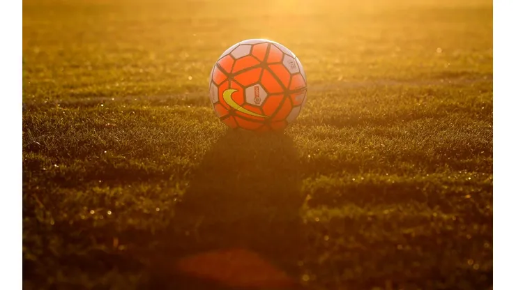 Los presidentes, jugadores y técnicos fueron invitados a la ANFP. ¿Vuelve a rodar el balón?