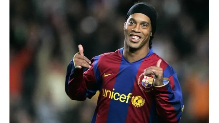 Para jugador del Chelsea: "Ronaldinho fue mejor que Messi y CR7"